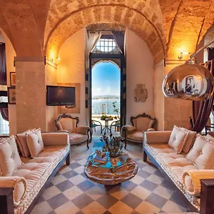 Appartement Maniace, Syracuse